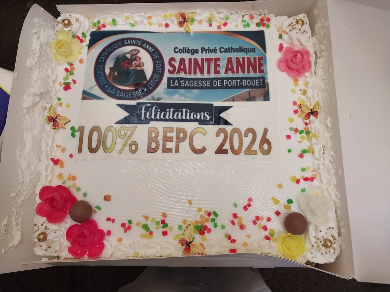 Gâteau offert par Mme AGUIDI